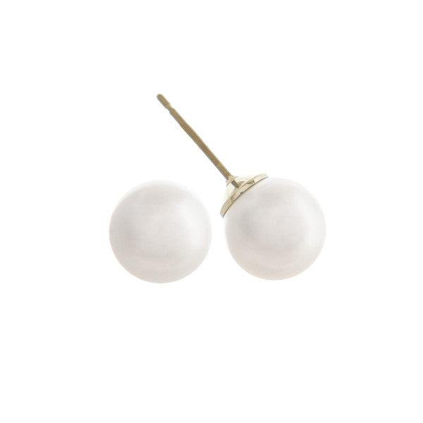 Stud Pearl Earrings.